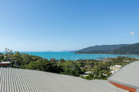 Paradise Penthouse At Waves - Airlie Beach - Accommodation Daintree 31