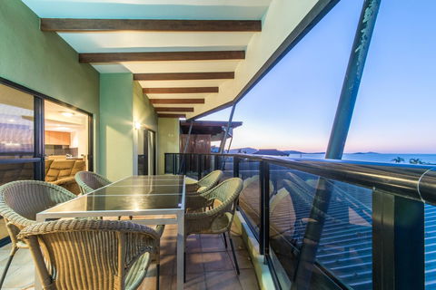 Paradise Penthouse At Waves - Airlie Beach - Accommodation Daintree 28
