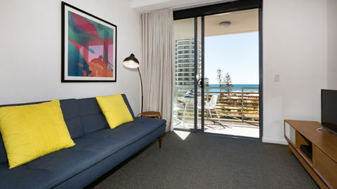 Swell Resort Burleigh Heads - Accommodation Daintree 2