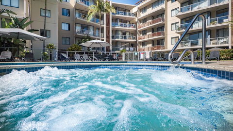 Swell Resort Burleigh Heads - Accommodation Daintree 12