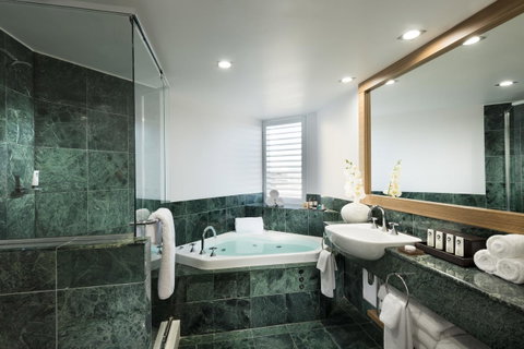 Sofitel Gold Coast Broadbeach - Accommodation Daintree 4