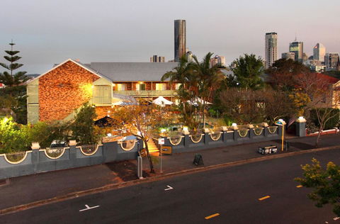Best Western Gregory Terrace - Accommodation Daintree 2