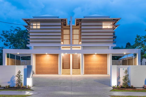 Noosa Villas - Accommodation Daintree 0