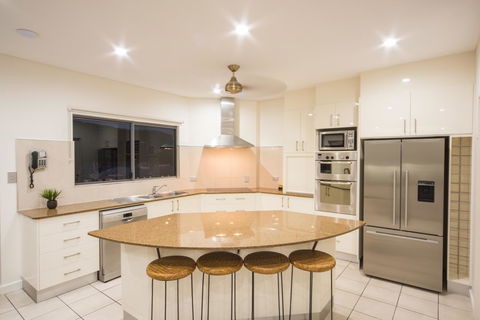 Portside Whitsunday Luxury Holiday Apartments - Accommodation Daintree 25