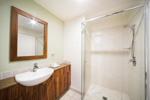 Portside Whitsunday Luxury Holiday Apartments - Accommodation Daintree 22