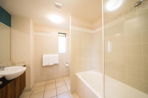 Portside Whitsunday Luxury Holiday Apartments - Accommodation Daintree 14