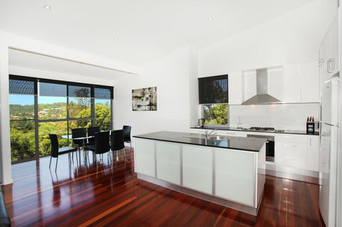 224 Centenary Heights Road Coolum Beach, 500 Dollar Bond, Linen Included - Accommodation Daintree 2
