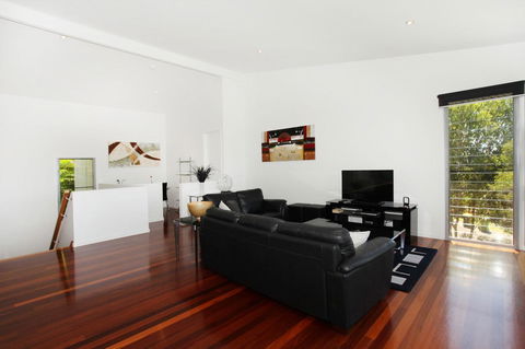 224 Centenary Heights Road Coolum Beach, 500 Dollar Bond, Linen Included - Accommodation Daintree 4