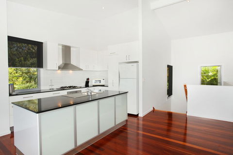 224 Centenary Heights Road Coolum Beach, 500 Dollar Bond, Linen Included - Accommodation Daintree 1