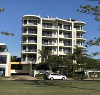 Meridian Alex Beach Apartments - Accommodation Daintree