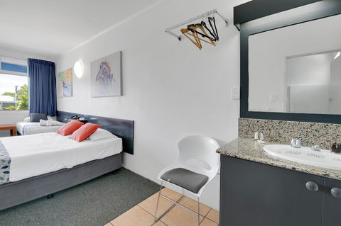 Kangaroo Point Central Hotel & Apartments - Accommodation Daintree 13