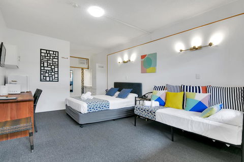 Kangaroo Point Central Hotel & Apartments - Accommodation Daintree 12