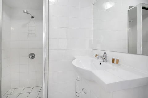Kangaroo Point Central Hotel & Apartments - Accommodation Daintree 25