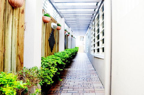 Spring Hill Mews Apartments - Accommodation Daintree 3