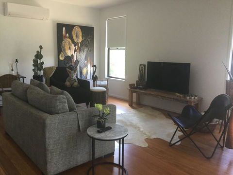 Sam's Buderim Mountain Guest House - Accommodation Daintree 6