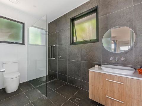 Sam's Buderim Mountain Guest House - Accommodation Daintree 5