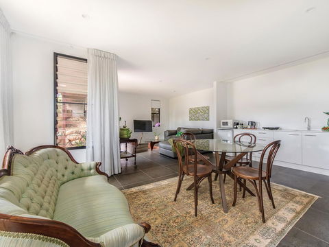 Sam's Buderim Mountain Guest House - Accommodation Daintree 16