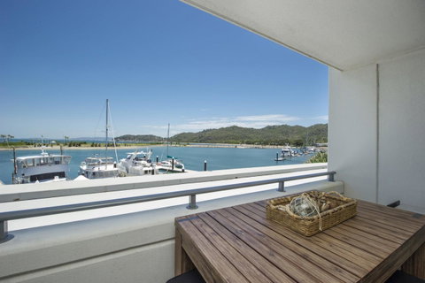 Blue On Blue Studio Room 1272 - Accommodation Daintree 4