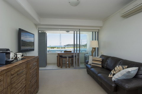 Blue On Blue Studio Room 1272 - Accommodation Daintree 1