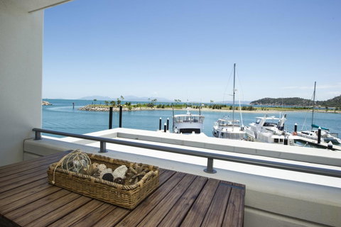 Blue On Blue Studio Room 1272 - Accommodation Daintree 3
