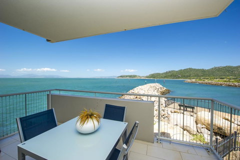 1 Bright Point Apartment 4201 - Accommodation Daintree 3