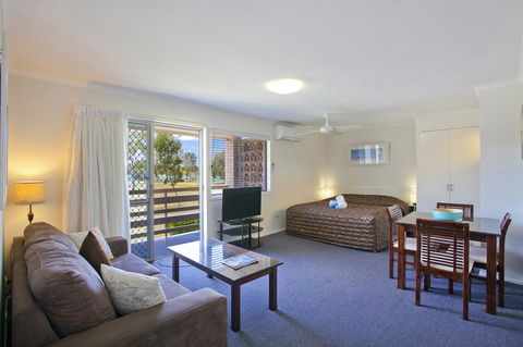 Regency Waterfront Noosa - Accommodation Daintree 0