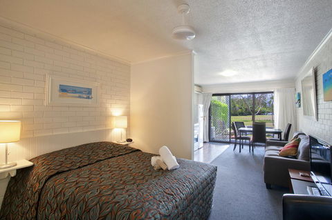 Regency Waterfront Noosa - Accommodation Daintree 10
