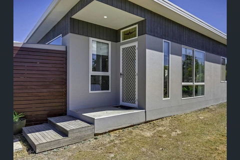 Weston Farm Seaside Stay - Accommodation Daintree 1