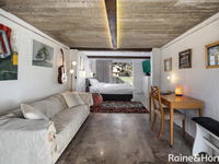 White Beach Studio - 42a Ash Street