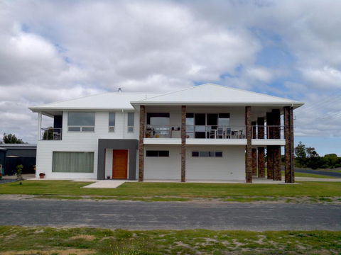 White Caps B&B Apartment - Accommodation Daintree 1