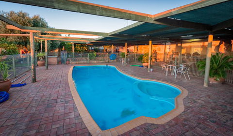 White Cliffs Underground - Accommodation Daintree 0