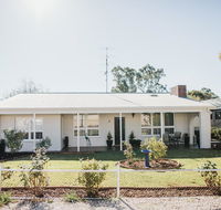 White on Wright Clare - Accommodation Daintree