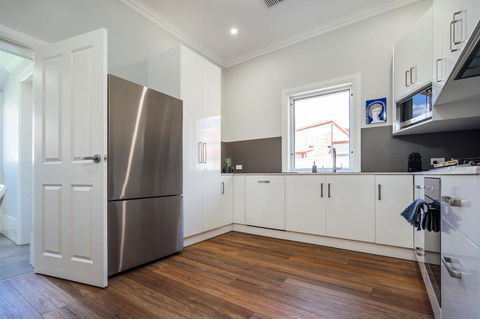 Whitehaven On Moseley - Wifi - Nespresso - Accommodation Daintree 3