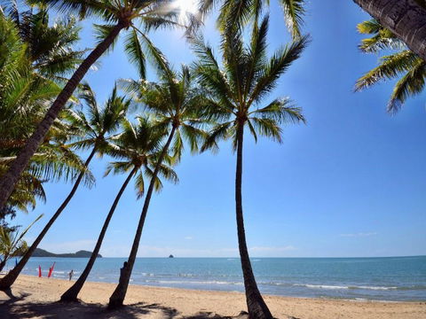 Whitehouse - Palm Cove - Accommodation Daintree 3