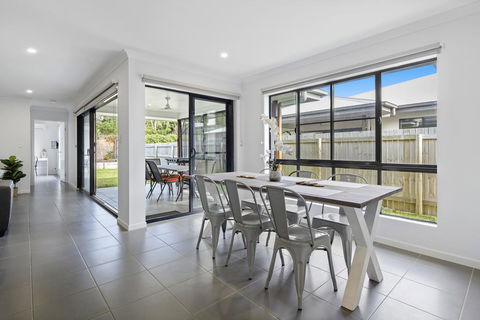 Whitsunday Family Escape - Accommodation Daintree 3