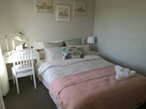 Whole Storey 2 Bedrooms+Kitchen+Living Room In Glen Waverley - Accommodation Daintree 2