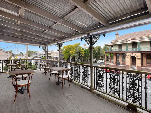 William Arnott Hotel - Accommodation Daintree 1