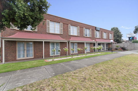 William Dutton Motel - Accommodation Daintree 0