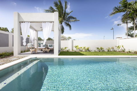 WINDFALL IN PALM COVE - Accommodation Daintree 0