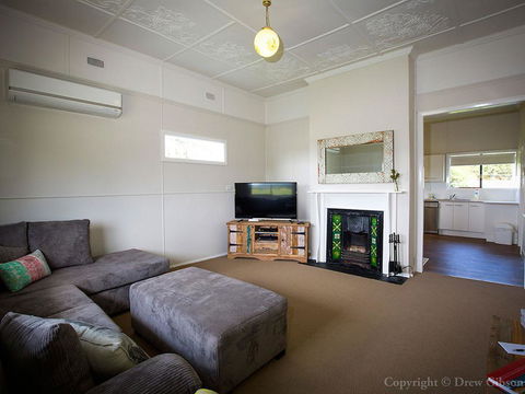 Wine Country Cottage Located Right At The Hunter Valley Gateway, Close To Everything - Accommodation Daintree 1