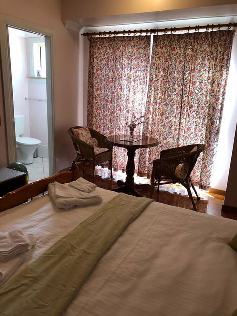 Wine Country Drive Guest House - Accommodation Daintree 1