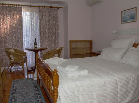 Wine Country Drive Guest House - Accommodation Daintree 2