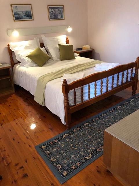 Wine Country Drive Guest House - Accommodation Daintree 0
