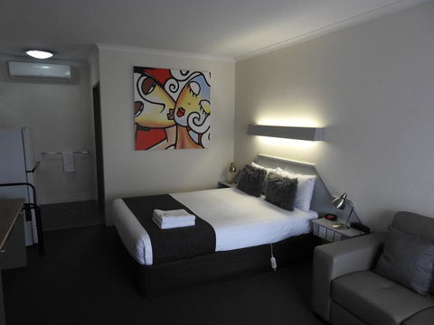 Wine Village Motor Inn - Accommodation Daintree 3