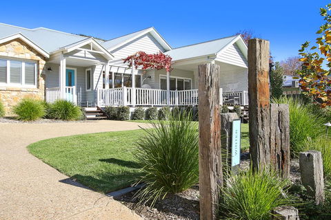 Winter Home - Our Place At Bright - Accommodation Daintree 0