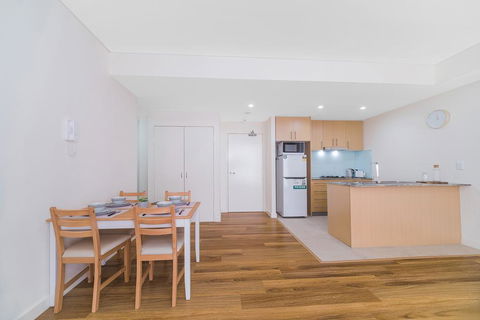 Wolli Creek Airport Serviced 2 Bedroom Apartment - Accommodation Daintree 3