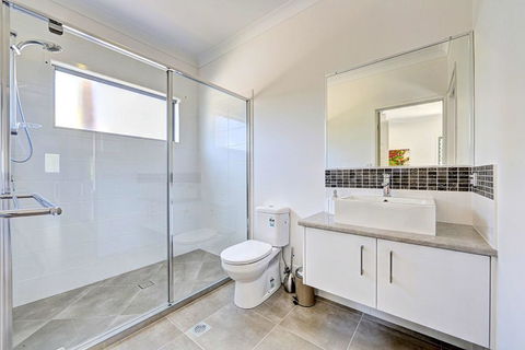 Woodgate Beach Houses - Accommodation Daintree 3