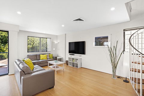 Yacaaba Terrace, Unit 9, 3 Yacaaba Street - Accommodation Daintree 2