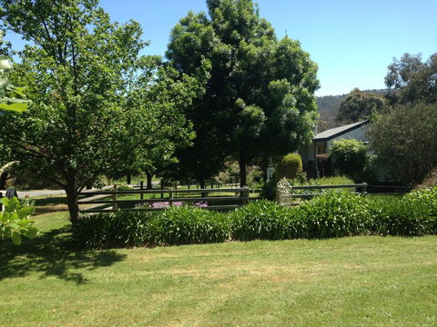 Yarra Glen Bed & Breakfast - Accommodation Daintree 3