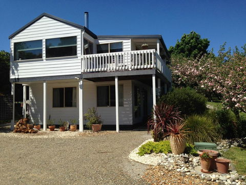 Yarra Glen Bed & Breakfast - Accommodation Daintree 0